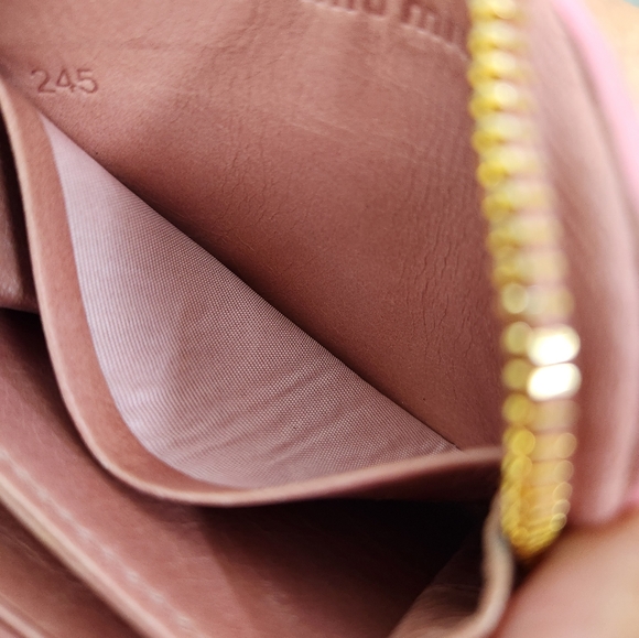 Miu Miu Wallet - Picture 8 of 10
